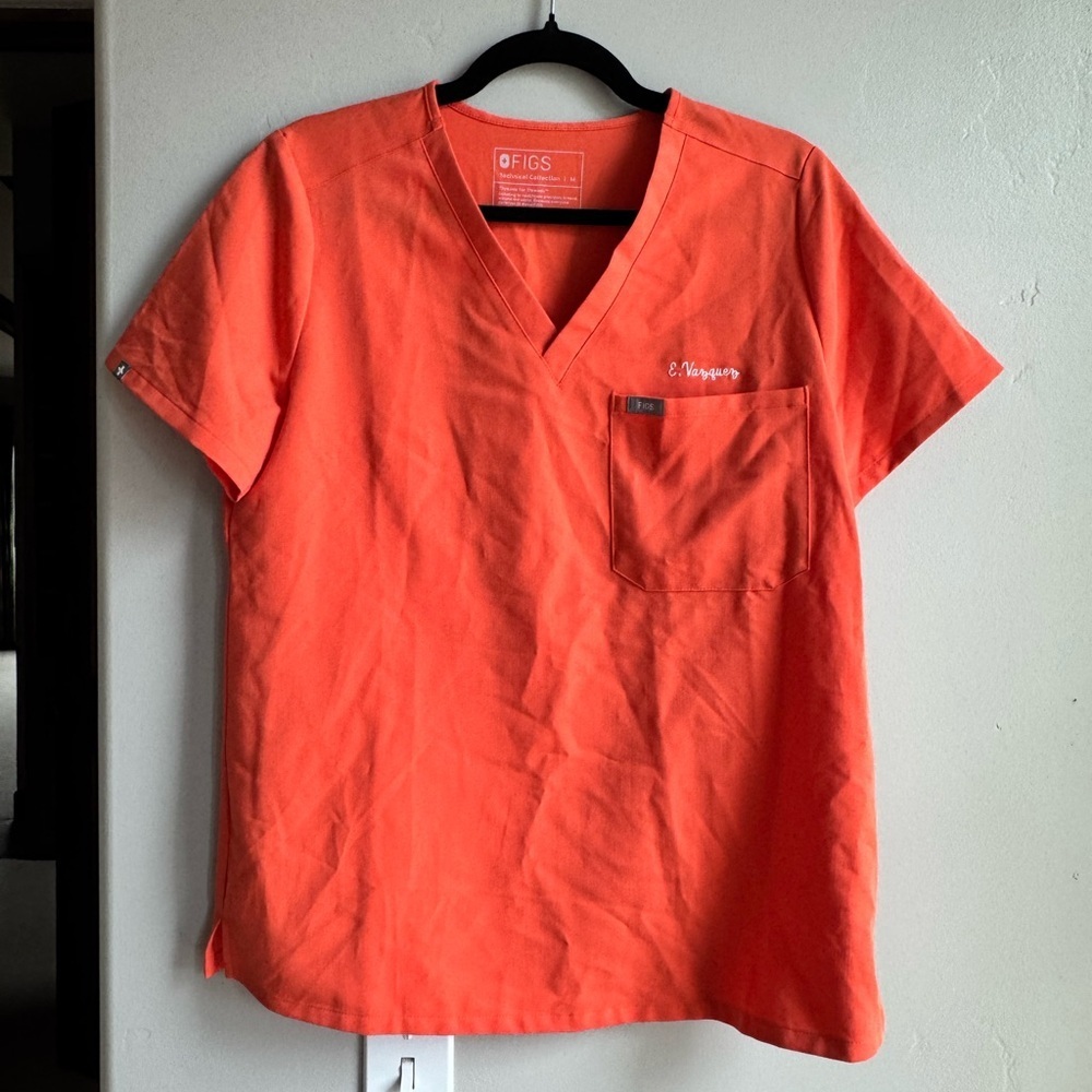 FIGS Technical Scrub Top Orange V Neck Healthcare M